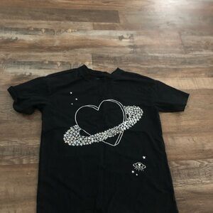 Cat & Jack Black T-Shirt with Heart and Starry Ring